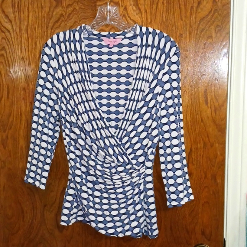 Phase Eight 14 navy, blue & white top, good condition